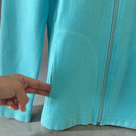 Tommy Bahama Women’s Aqua Full Zip Jacket! Medium! - Picture 3 of 12